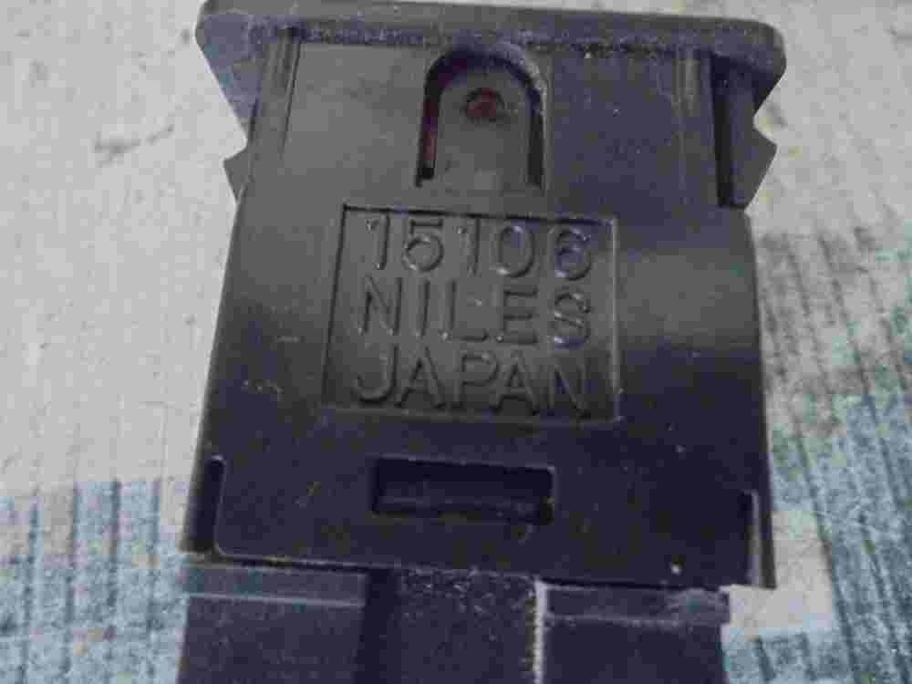 Interruptor emergencia Nissan Vanette TERRANO I WD21 Pathfinder D21 NILES 15106