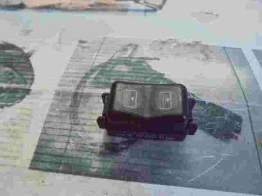 mando botonera elevalunas Mercedes E-Klasse W124 W126 W201 A1248210451 03833451
