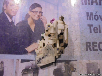  Cerradura puerta trasera izquierda Nissan Navara PickUp D22 2.5DCI 805525P003