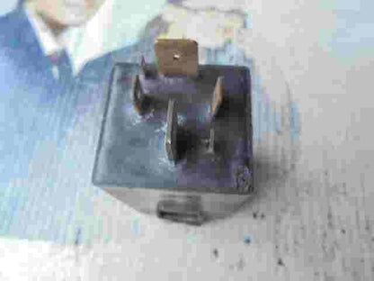 Relè candela a incandescenza Volvo 340-360 90240651 51216801 12 V