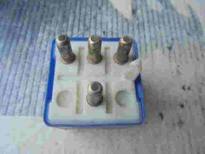 Relè ventola radiatore Mercedes W124 W201 W202 0025420119 899889000
