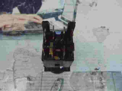 Interruptor de emergencia warning   Peugeot 106