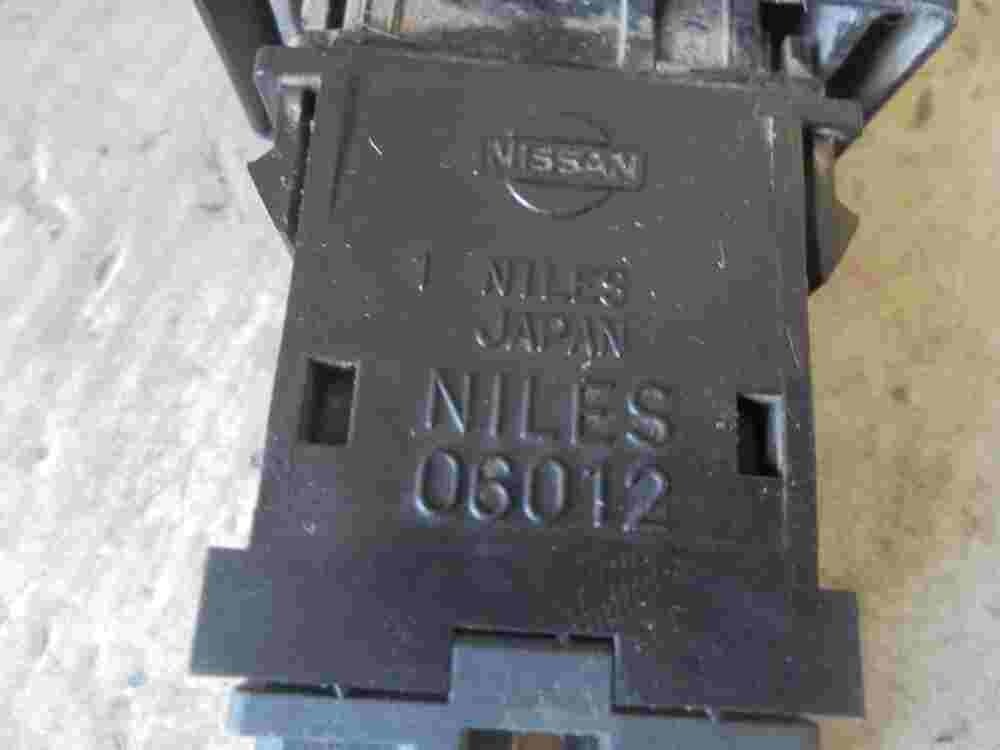 Niebla interruptor Nissan Terrano Ford Maverick NILES 06012