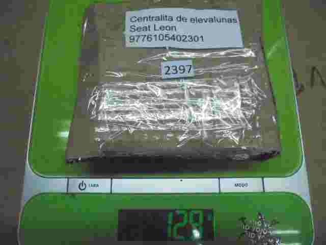 Centralita de elevalunas Seat Leon Golf 4 9776105402301 F005S00061 48319 (906)