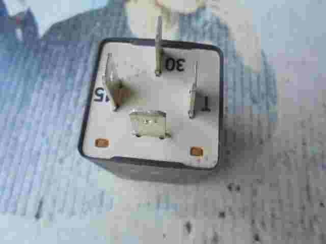 Relè Saab 9000 9515099 95 15 099 898396 89 83 96 12 V