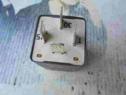 Relè Saab 9000 9515099 95 15 099 898396 89 83 96 12 V