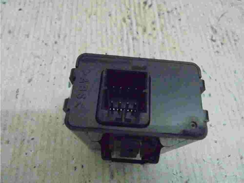 Relé de control de la lámpara  Mitsubishi ASX 8624A002 G8C-721M DC12V-ABS