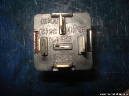 Nebbia relè VW Volkswagen Audi n. 373 12V.40A 8D0951253A 8DO951253A PA66GF30