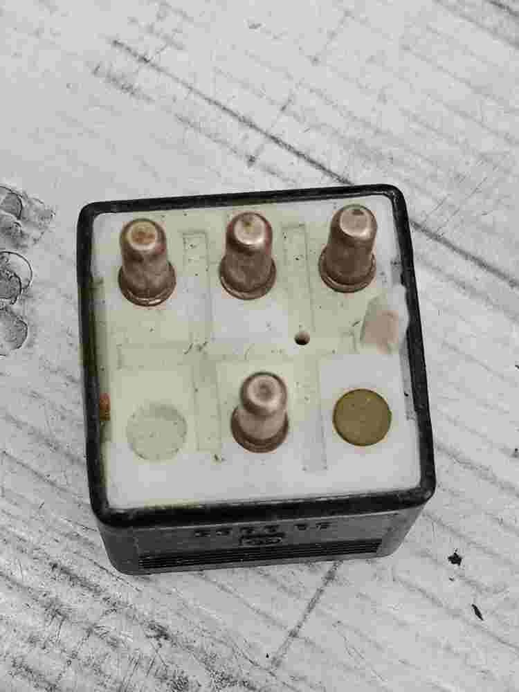 Relè ventola radiatore Mercedes W124 W201 W126 W123 W140 0015426819