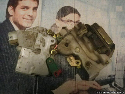 Serratura porta posteriore destra Nissan Terrano Ford 825527F610 825027F600