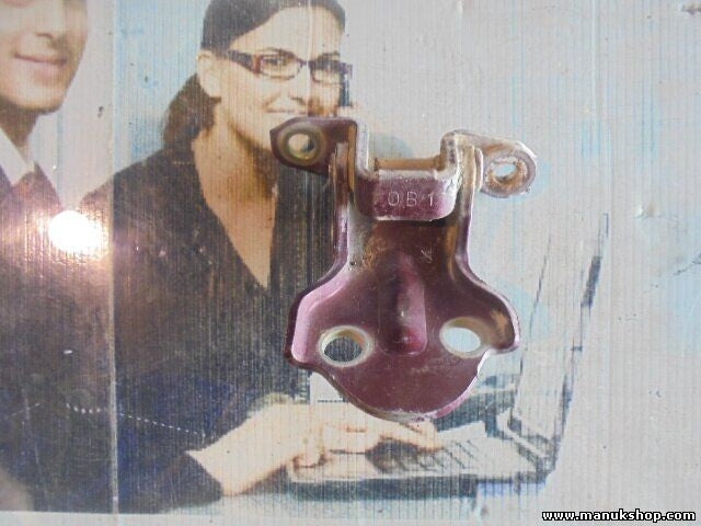 Bisagra de la puerta trasera izquierda abajo Mitsubishi Pajero Montero 2 OB1