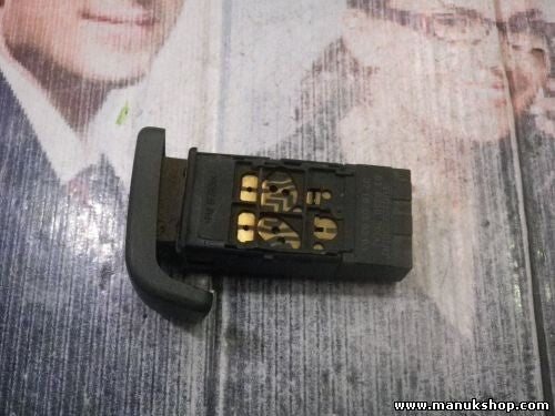 Interruptor del limpiaparabrisas trasero Land Rover YUG102230LNF 0303507A