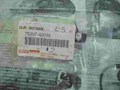 Clip Outside   Toyota RAV4 7539742010 75397-42010