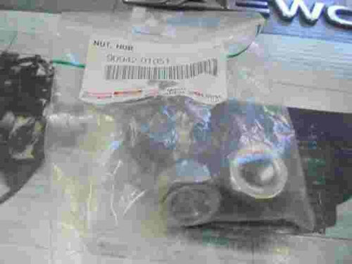 Mozzo dado Toyota Sienna Tundra 9094201051 90942-01051