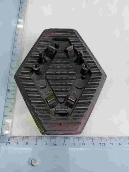 Emblema Renault Megane Scenic 8200 115 115 8200115 11 cm. x 14 cm.