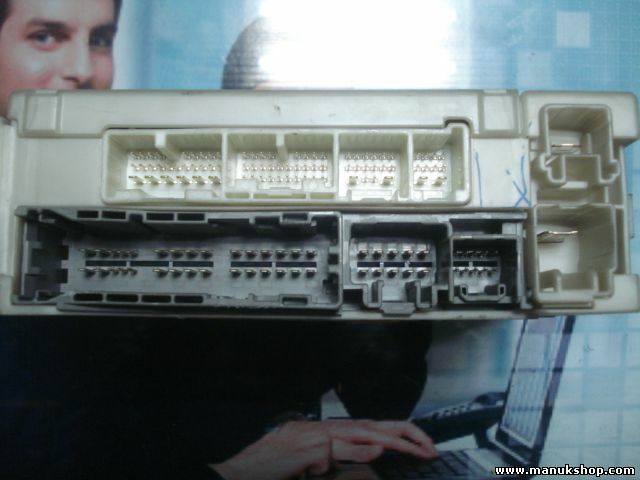 Scatola fusibili Lexus 220D IS S-B 8273053050 82730-53050 7F19-0133 8267253060