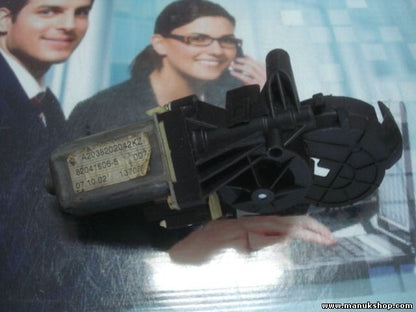 Motor asiento Mercedes-Benz A2038202042KZ 82041806 5 137022 BOSCH  0390201940