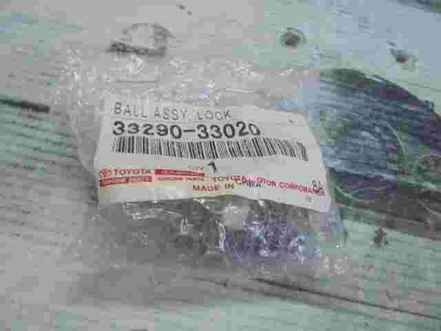 Ball Assembly Lock   Toyota Camry RAV4 Solara 3329033020 33290-33020