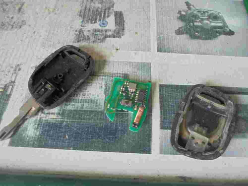 mando control remoto  Renault Twingo Kangoo Clio TRW 01075700