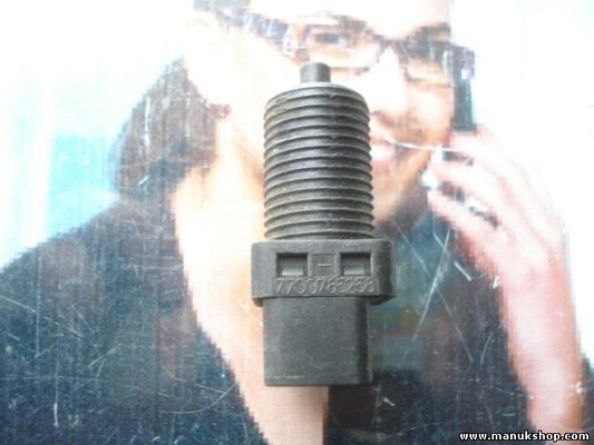 Interruptor de la luz de freno Renault R19 Laguna 96-01 Mitsubishi 7700785258