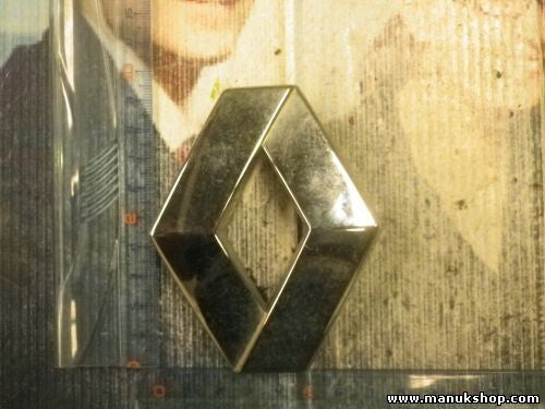 Emblema trasero Renault Modus Laguna 8200027424 82 00 027 424 7,5 cm. x 9,5 cm