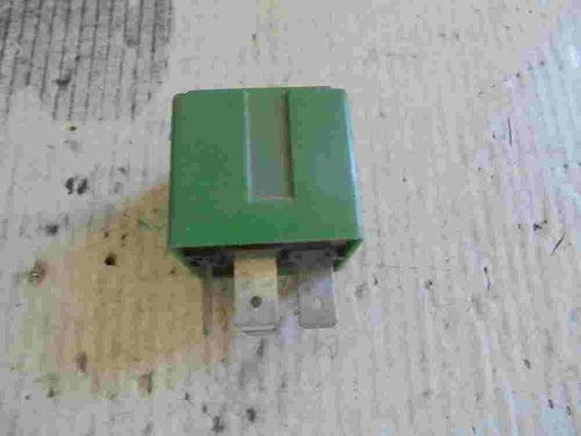 Relé Opel Vectra 13136665 13 136 665 12V GM 81910 819.10 G