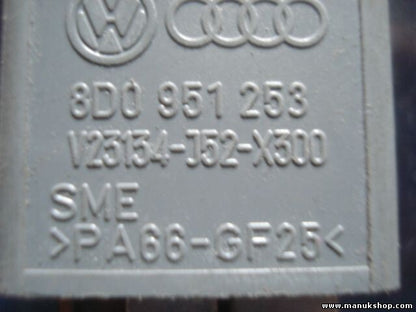 Niebla relé VW Volkswagen Nr.370 Audi 8D0951253 8DO951253  V23134J52X300