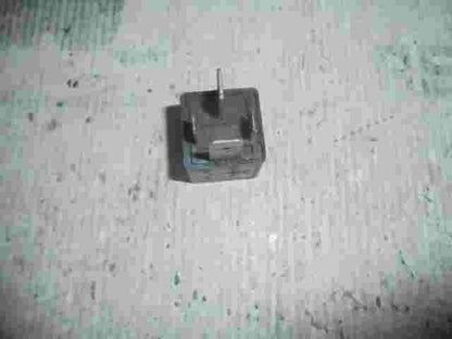 Relé  LAND ROVER SIEMENS YWB100560 V23134J52X197 V23134 J52-X197