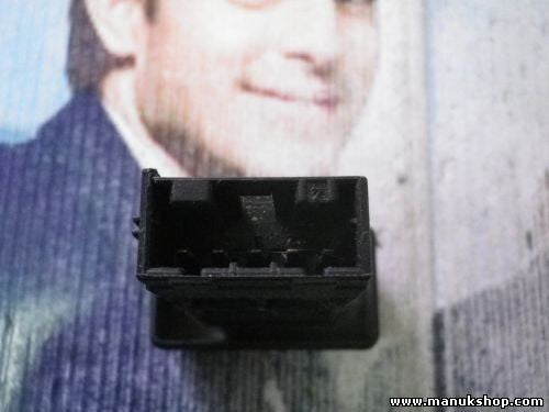 Interruptor del limpiaparabrisas trasero Land Rover YUE000210PUY 03035301