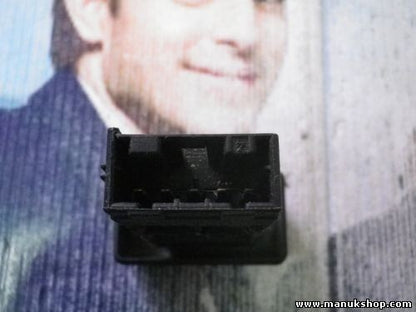 Interruptor del limpiaparabrisas trasero Land Rover YUE000210PUY 03035301