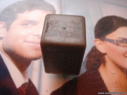 Relé del limpiaparabrisas Opel Astra F Corsa B 90240092 90 240 092 383 12V 5A