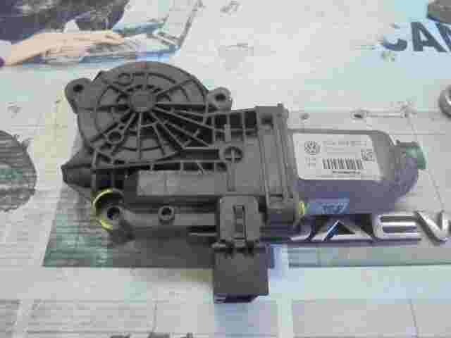 Motor elevalunas delantero izquierdo VW T5 Skoda Fabia Roomster Seat 6Q2959802J