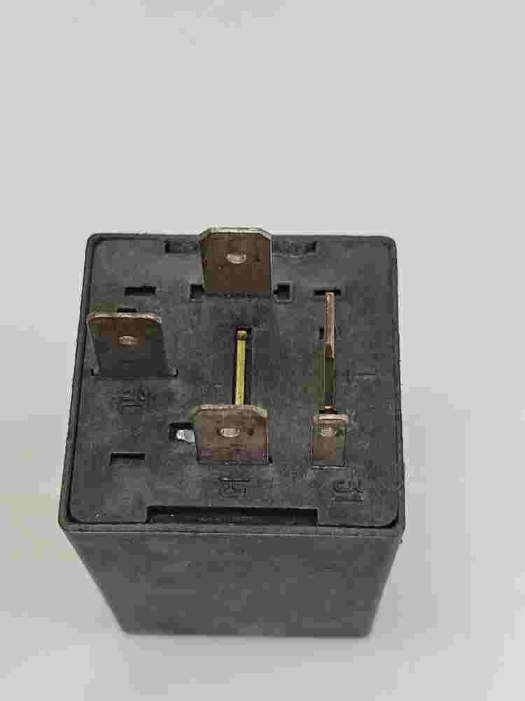 Relé Alfa Romeo 155 A727509 A727 509 12V 27A