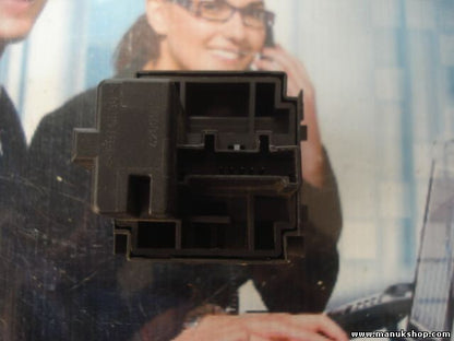 Interruptor de nivelación de faros Renault 8200121805B 8 200 121 805B 88020005