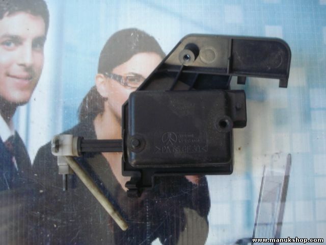 Cerradura actuador cierre centralizado de portón  Renault Megane 7700838340 