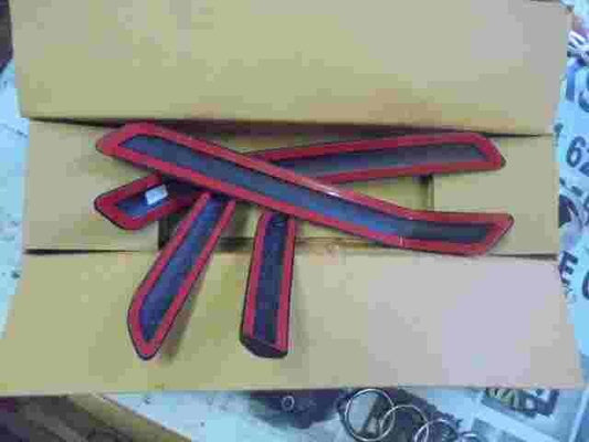 Moldura de parachoques trasero izquierdo Toyota Yaris PZ415B052000 PZ415-B052000