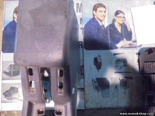 Apoyabrazos  Nissan Terrano Ford Maverick II R20 2.7 969107F000 9691 07 F000