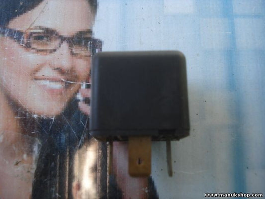 Relé Opel Kadett 3440489