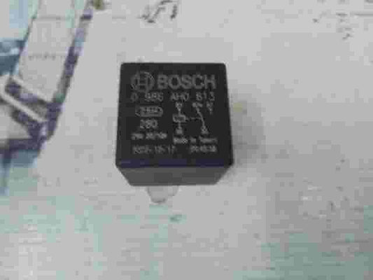 Relé de la bomba de combustible  Iveco Man Scania DAF BOSCH 0986AH0613 24V 20/10
