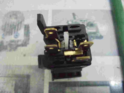 Interruptor Nissan Atleon 253829X000