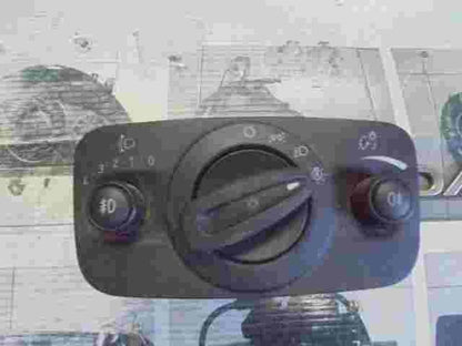 Interruttore luci Focus AV6T13A024CC AV6T 13A024 CC 13A024CC 10099412 SW00