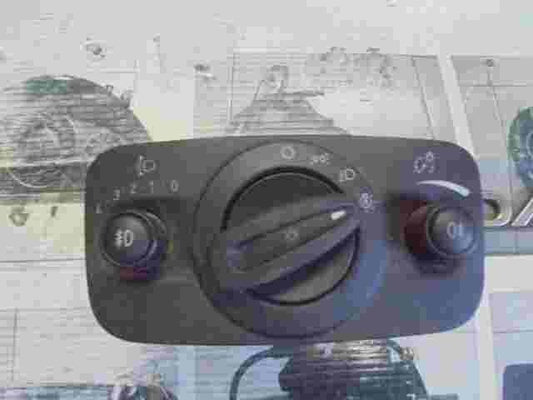 Interruttore luci Focus AV6T13A024CC AV6T 13A024 CC 13A024CC 10099412 SW00