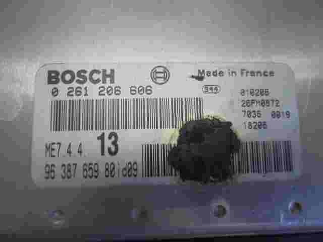 Centralita Citroen Xsara I / II 1.6 ME7.4.4 13 9638765980 id09 BOSCH 0261206606