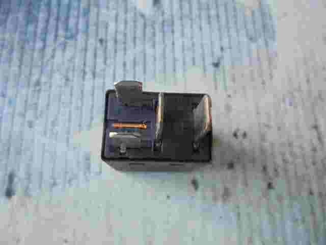 Relé multifunción Ford Focus 5M5T14B192AA V23074A1801X17 FoMoCo 12V/20A