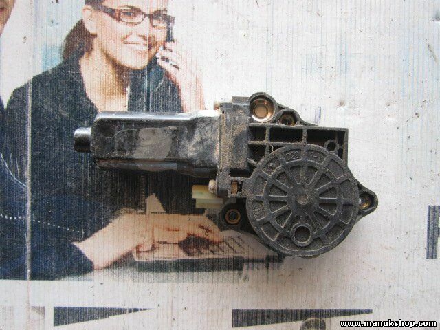 Motore alzacristalli anteriore destro Hyundai JK-01 2.5 TD F00S1A2144 HR805990