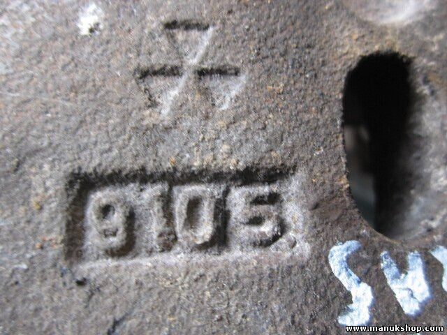 Pinza trasero izquierdo Mitsubishi Pajero Montero 9105