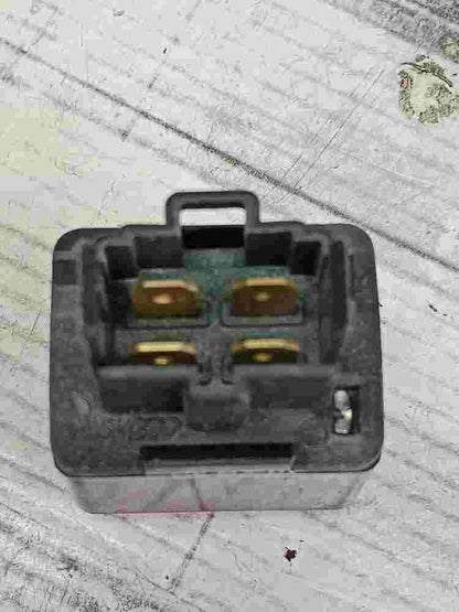 Relè ventola radiatore Kia Pride NO30A 0K11C67740 OK11C67740