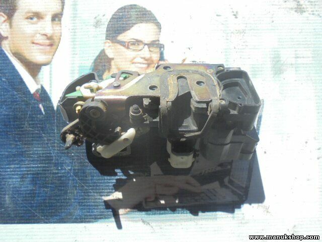 Serratura porta posteriore sinistra Opel Frontera B VALEO 16637561 01300B8