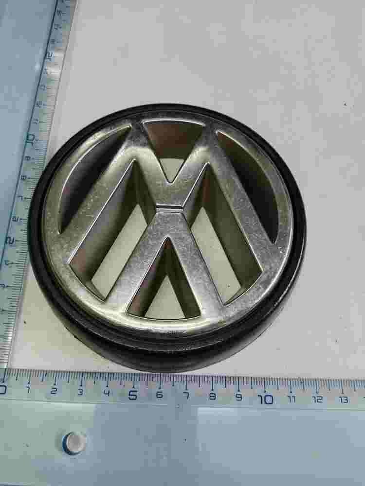Emblema VW Volkswagen Golf Jetta 321853601B 321 853 601 B 11.5cm.