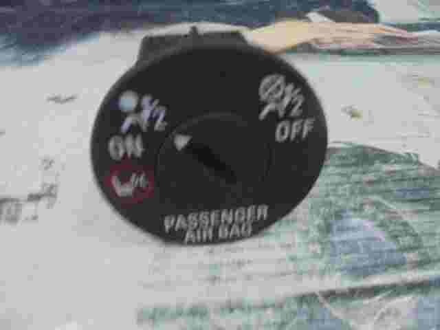 Interruptor de la bolsa de aire del pasajero Opel Astra K GM 13524006 13 524 006